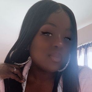 Meet your Posher, Tania